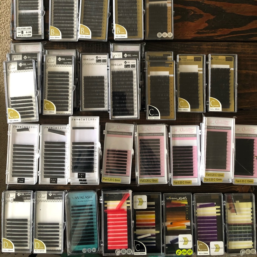 Classic eyelash extensions. Assorted sizes.